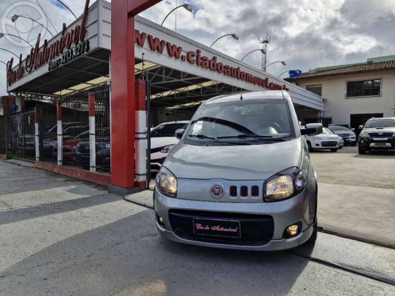 FIAT - UNO 1.4 EVO SPORTING 8V FLEX 4P MANUAL - 2014/2014 - PRATA - R$ 42.900,00