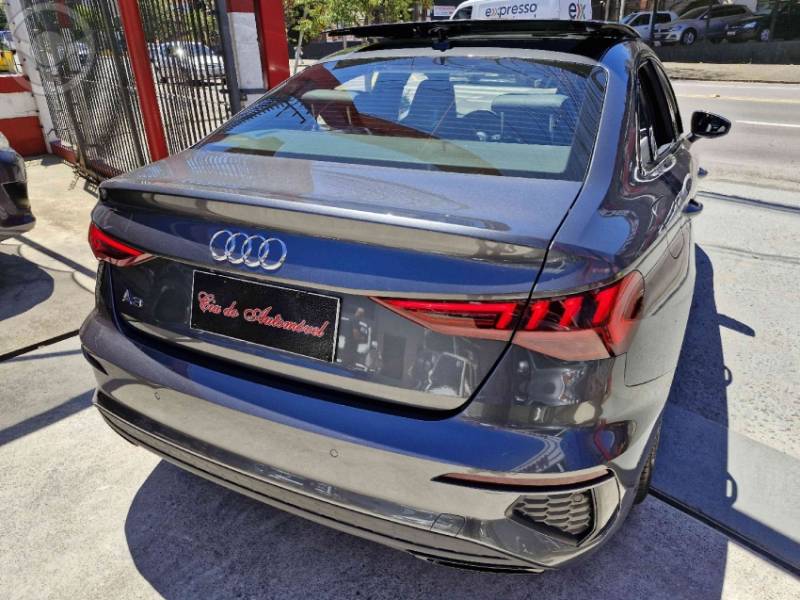 AUDI - A3 2.0 TFSI PERFORMANCE BLACK SEDAN 4P AUTOMÁTICA - 2022/2023 - CINZA - R$ 225.000,00