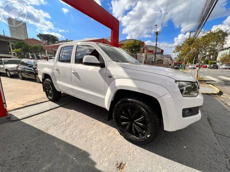 VOLKSWAGEN - AMAROK 2.0 TRENDLINE 4X4 CD 16V TURBO INTERCOOLER DIESEL 4P AUTOMÁTICO - 2014/2014 - BRANCA - R$ 99.000,00