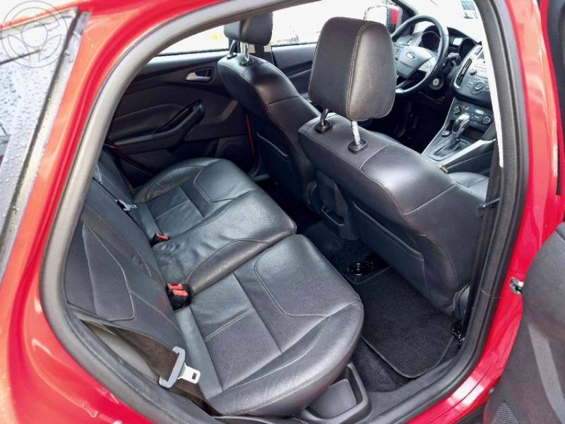 FORD - FOCUS 2.0 SE PLUS 16V FLEX 4P AUTOMÁTICO - 2015/2016 - VERMELHA - R$ 59.800,00