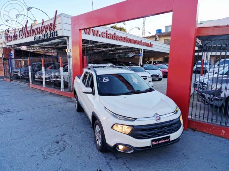 FIAT - TORO 1.8 16V EVO FLEX FREEDOM AUTOMÁTICO - 2018/2019 - BRANCA - R$ 89.000,00