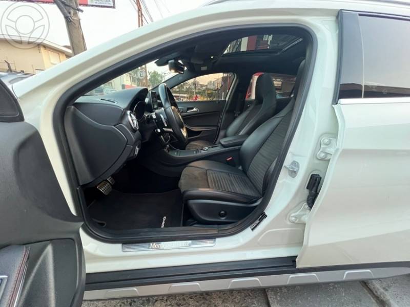 MERCEDES-BENZ - GLA 250 2.0 16V TURBO SPORT 4P AUTOMÁTICO - 2015/2016 - BRANCA - R$ 134.000,00