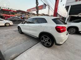 MERCEDES-BENZ - GLA 250 2.0 16V TURBO SPORT 4P AUTOMÁTICO - 2015/2016 - BRANCA - R$ 134.000,00