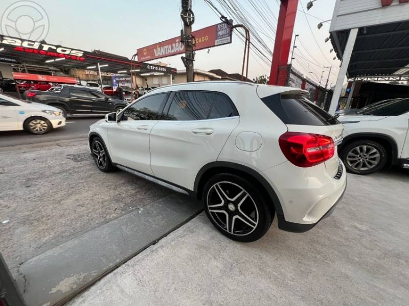MERCEDES-BENZ - GLA 250 2.0 16V TURBO SPORT 4P AUTOMÁTICO - 2015/2016 - BRANCA - R$ 134.000,00