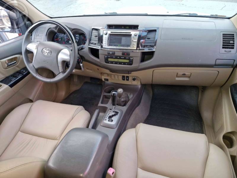 TOYOTA - HILUX SW4 3.0 SRV 4X4 16V TURBO INTERCOOLER DIESEL 4P AUTOMÁTICO - 2013/2013 - BRANCA - R$ 134.000,00