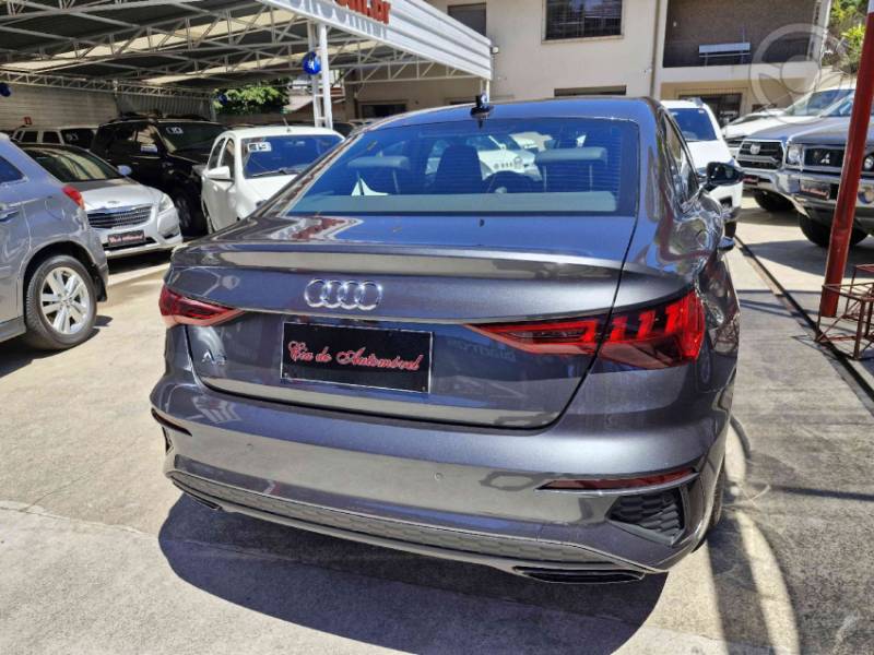 AUDI - A3 2.0 TFSI PERFORMANCE BLACK SEDAN 4P AUTOMÁTICA - 2022/2023 - CINZA - R$ 209.000,00