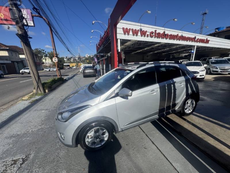 HYUNDAI - HB20X 1.6 16V STYLE FLEX 4P AUTOMÁTICO - 2013/2014 - PRATA - R$ 55.900,00
