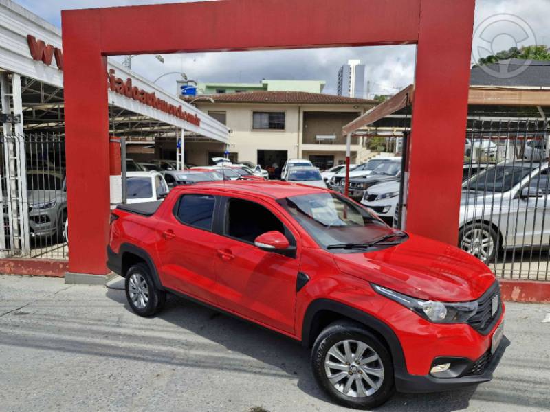 FIAT - STRADA - 2021/2022 - VERMELHA - R$ 92.000,00
