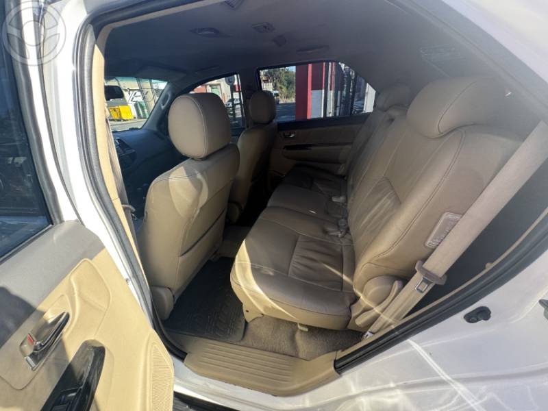 TOYOTA - HILUX SW4 3.0 SRV 4X4 16V TURBO INTERCOOLER DIESEL 4P AUTOMÁTICO - 2013/2013 - BRANCA - R$ 139.000,00