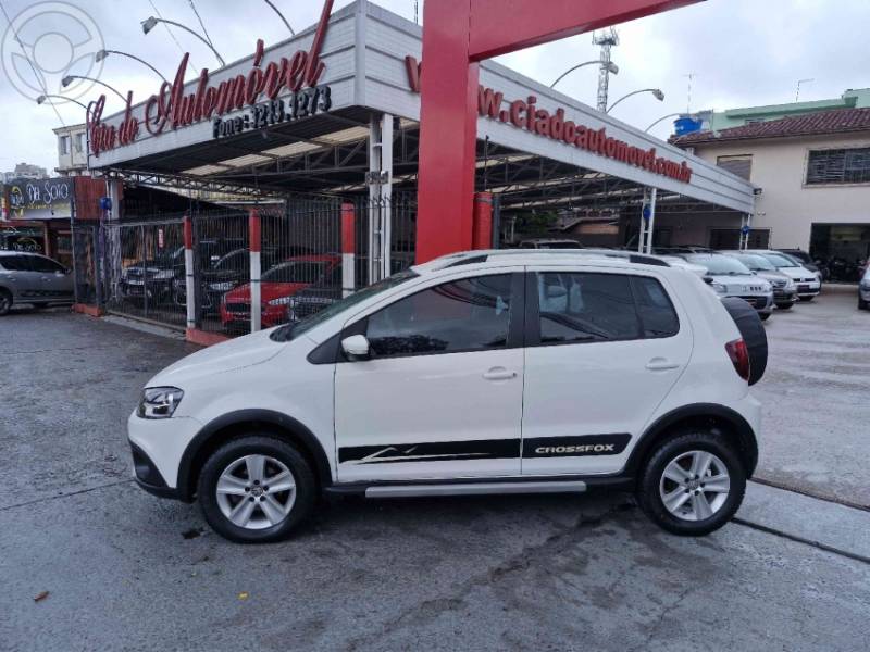 VOLKSWAGEN - CROSSFOX 1.6 MI FLEX 8V 4P MANUAL - 2010/2011 - BRANCA - R$ 41.900,00