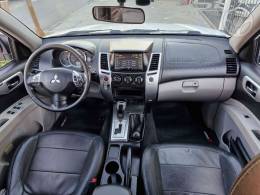 MITSUBISHI - PAJERO DAKAR 3.2 HPE 4X4 7 LUGARES 16V TURBO INTERCOOLER DIESEL 4P AUTOMÁTICO - 2011/2012 - BRANCA - R$ 99.900,00