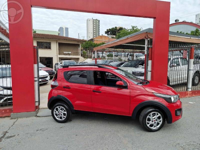 FIAT - MOBI 1.0 8V EVO FLEX WAY MANUAL - 2018/2018 - VERMELHA - R$ 47.900,00