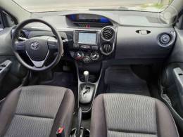 TOYOTA - ETIOS 1.3 X 16V FLEX 4P AUTOMÁTICO - 2018/2019 - BRANCA - R$ 63.900,00
