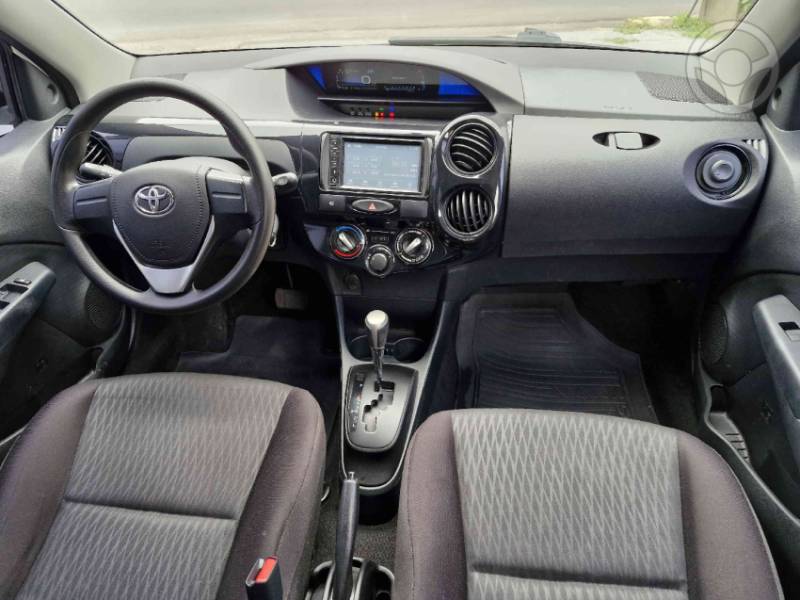 TOYOTA - ETIOS 1.3 X 16V FLEX 4P AUTOMÁTICO - 2018/2019 - BRANCA - R$ 63.900,00