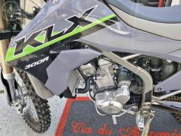 KAWASAKI - KLX - 2024/2025 - CINZA - R$ 33.900,00