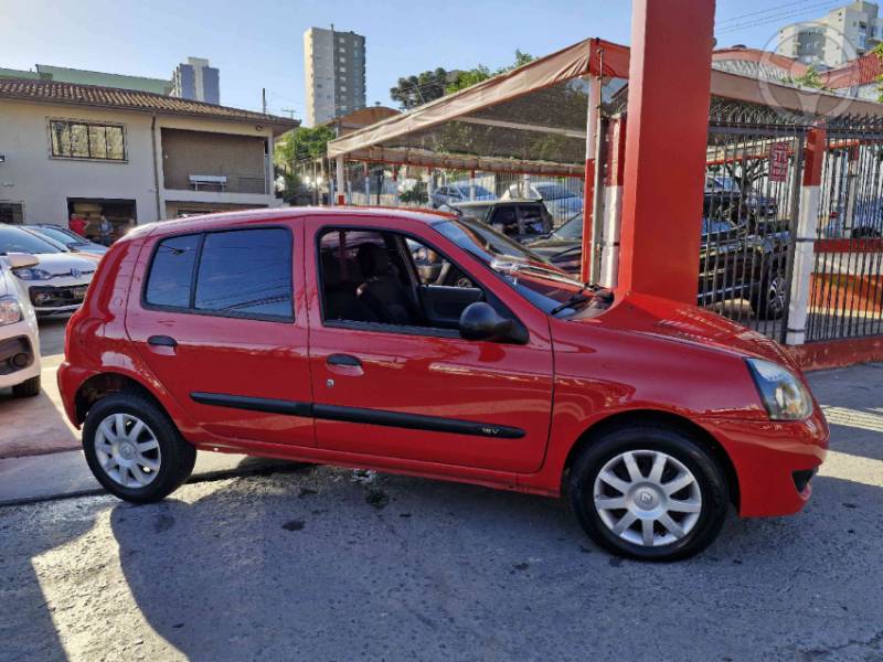 RENAULT - CLIO 1.0 CAMPUS 16V FLEX 4P MANUAL - 2012/2012 - VERMELHA - R$ 23.900,00