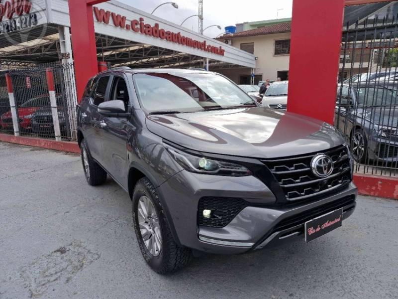TOYOTA - HILUX SW4 2.8 SRX 4X4 16V TURBO INTERCOOLER DIESEL 4P AUTOMÁTICO - 2021/2022 - CINZA - R$ 309.000,00