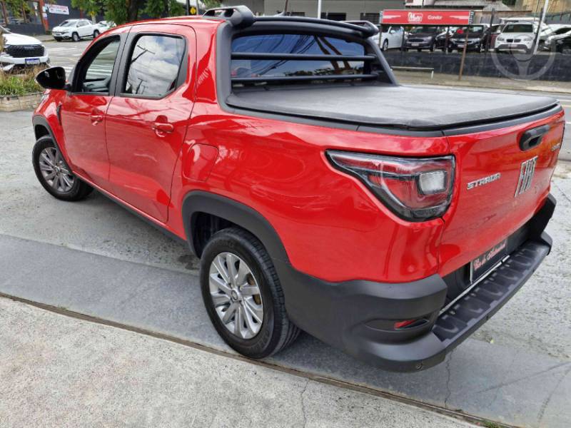 FIAT - STRADA - 2021/2022 - VERMELHA - R$ 92.000,00