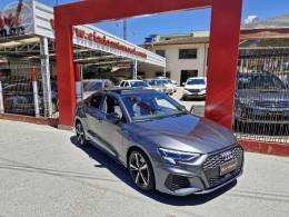 AUDI - A3 2.0 TFSI PERFORMANCE BLACK SEDAN 4P AUTOMÁTICA - 2022/2023 - CINZA - R$ 216.000,00