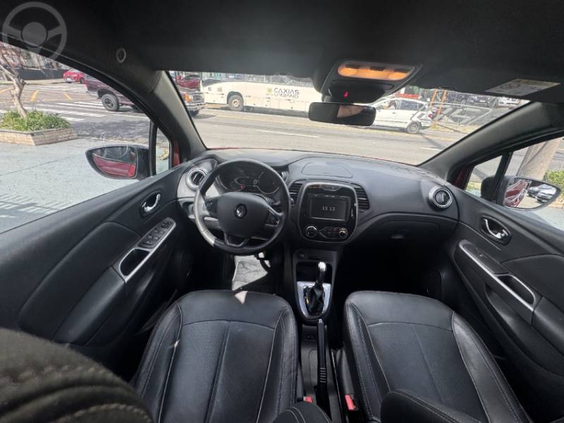 RENAULT - CAPTUR 1.6 16V INTENSE BOSE FLEX 4P AUTOMÁTICO - 2020/2021 - BORDO - R$ 88.000,00