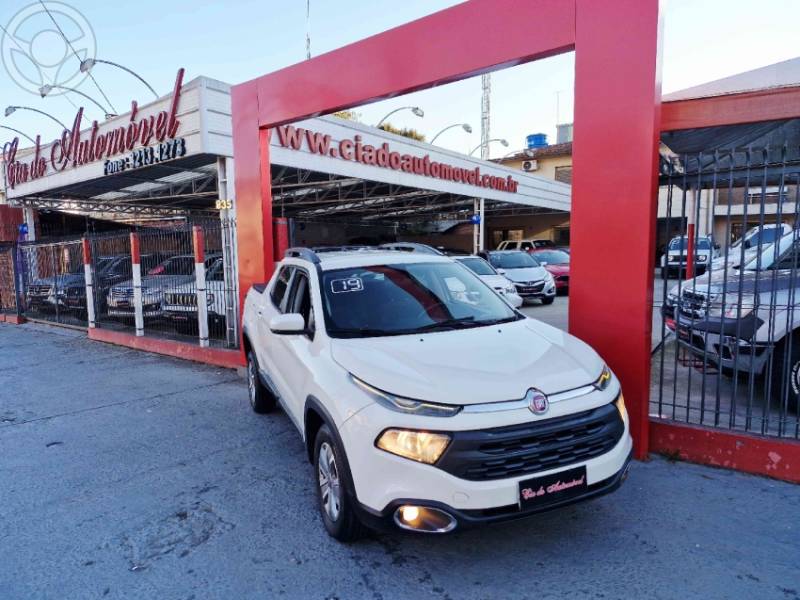 FIAT - TORO 1.8 16V EVO FLEX FREEDOM AUTOMÁTICO - 2018/2019 - BRANCA - R$ 89.000,00