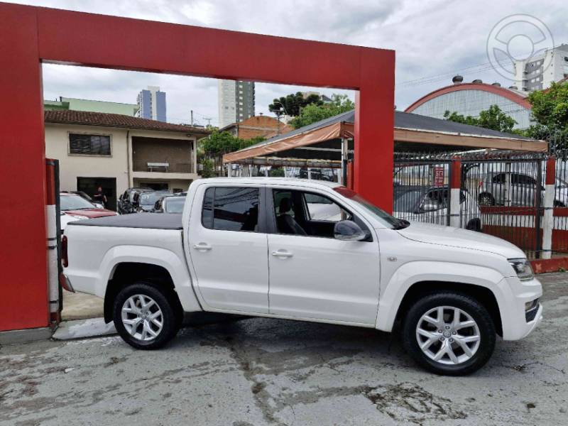 VOLKSWAGEN - AMAROK 3.0 V6 TDI HIGHLINE CD DIESEL 4MOTION AUTOMÁTICO - 2018/2018 - BRANCA - R$ 139.000,00