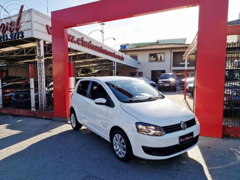 VOLKSWAGEN - FOX 1.0 MI TREND 8V FLEX 4P MANUAL - 2012/2013 - BRANCA - R$ 37.900,00