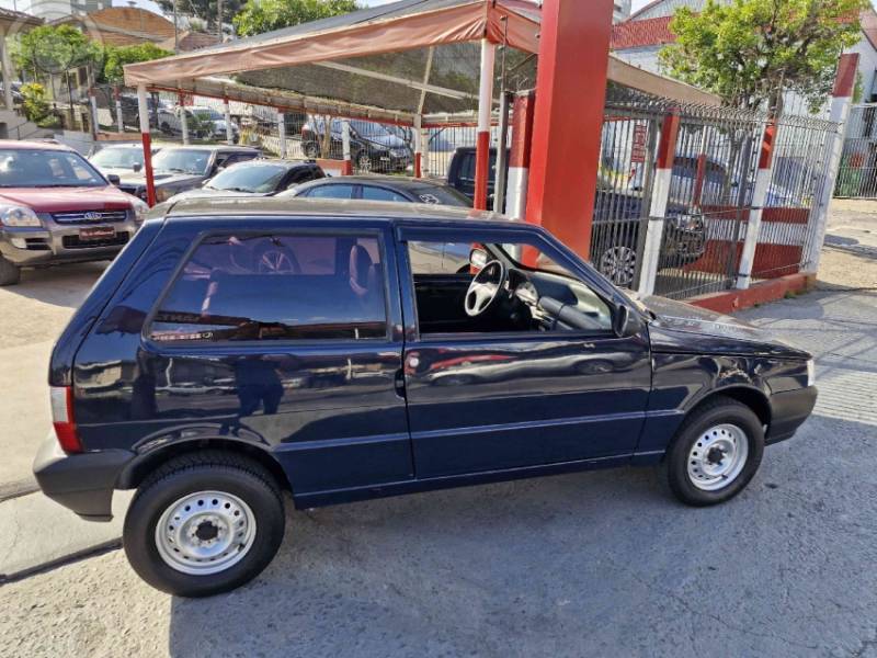 FIAT - UNO 1.0 MPI LE FIRE ECONOMY 8V FLEX 2P MANUAL - 2011/2012 - AZUL - R$ 21.900,00
