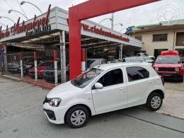 TOYOTA - ETIOS 1.3 X 16V FLEX 4P AUTOMÁTICO - 2018/2019 - BRANCA - R$ 63.900,00