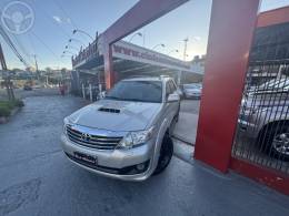 TOYOTA - HILUX SW4 3.0 SRV 4X4 16V TURBO INTERCOOLER DIESEL 4P AUTOMÁTICO - 2012/2013 - CHAMPAGNE - R$ 139.000,00