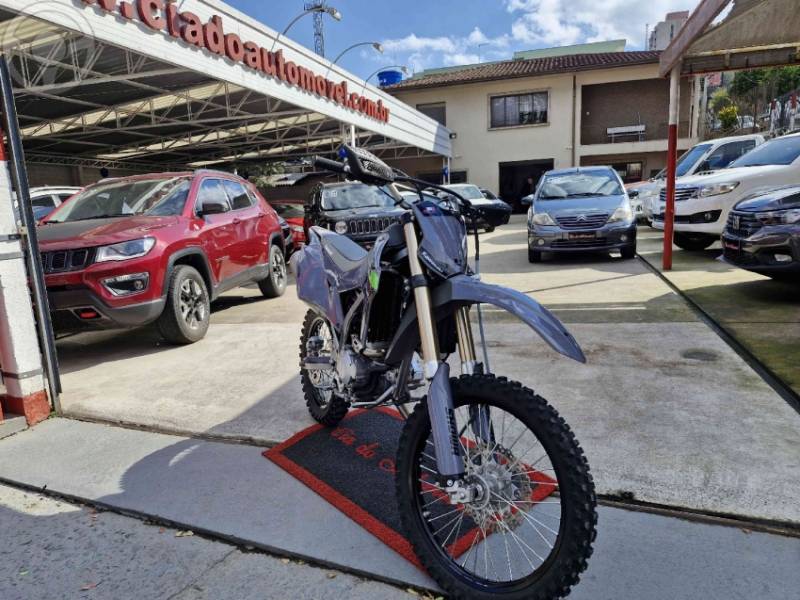 KAWASAKI - KLX - 2024/2025 - CINZA - R$ 33.900,00