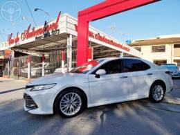 TOYOTA - CAMRY 3.5 XLE V6 24V 4P AUTOMÁTICO - 2018/2019 - BRANCA - R$ 175.000,00