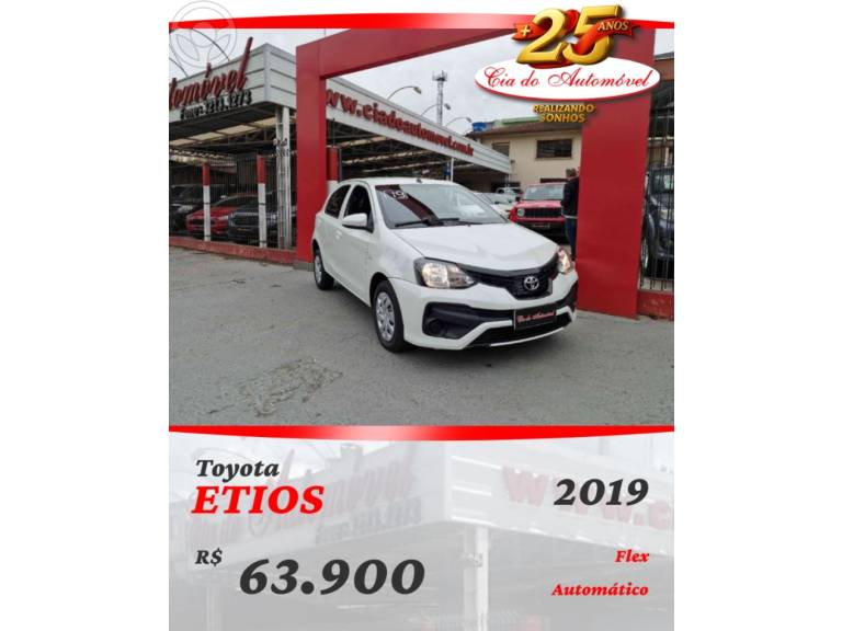 TOYOTA - ETIOS 1.3 X 16V FLEX 4P AUTOMÁTICO - 2018/2019 - BRANCA - R$ 63.900,00