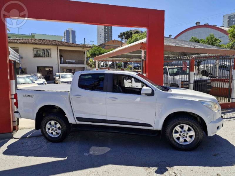 CHEVROLET - S10 2.8 LT 4X4 CD 16V TURBO DIESEL 4P AUTOMÁTICO - 2013/2014 - BRANCA - R$ 109.000,00