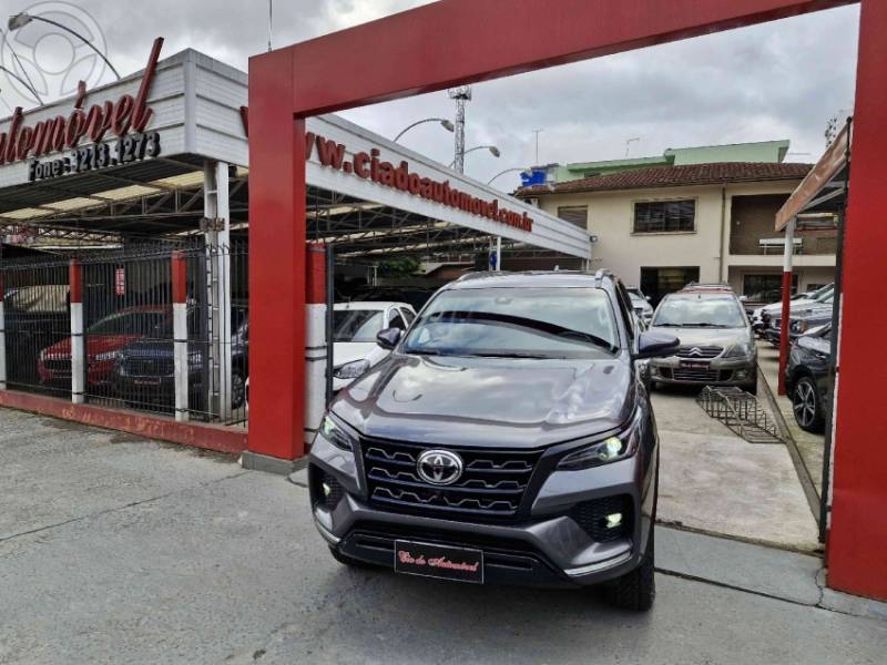TOYOTA - HILUX SW4 2.8 SRX 4X4 16V TURBO INTERCOOLER DIESEL 4P AUTOMÁTICO - 2021/2022 - CINZA - R$ 299.900,00