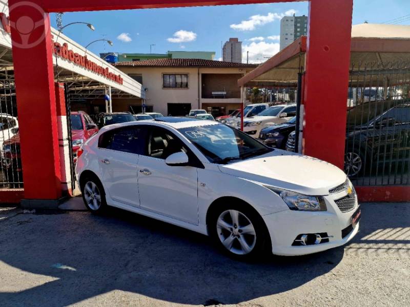 CHEVROLET - CRUZE 1.8 LTZ SPORT6 16V FLEX 4P AUTOMÁTICO - 2013/2014 - BRANCA - R$ 66.900,00