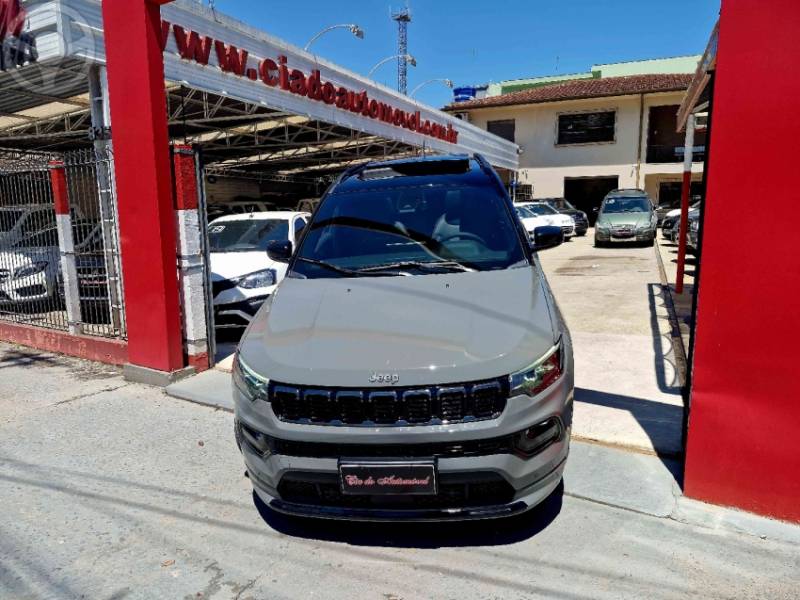 JEEP - COMPASS 2.0 HURRICANE BLACKHAWK 4X4 TURBO 4P AUTOMÁTICO - 2024/2025 - CINZA - R$ 225.000,00