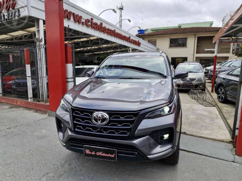 TOYOTA - HILUX SW4 2.8 SRX 4X4 16V TURBO INTERCOOLER DIESEL 4P AUTOMÁTICO - 2021/2022 - CINZA - R$ 299.900,00