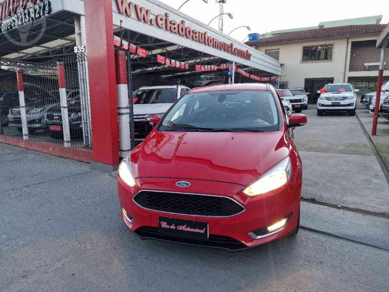 FORD - FOCUS 2.0 SE PLUS 16V FLEX 4P AUTOMÁTICO - 2015/2016 - VERMELHA - R$ 59.800,00