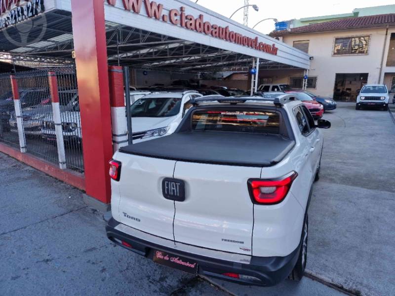 FIAT - TORO 1.8 16V EVO FLEX FREEDOM AUTOMÁTICO - 2018/2019 - BRANCA - R$ 89.000,00