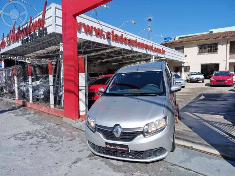 RENAULT - SANDERO 1.6 EXPRESSION 8V FLEX 4P MANUAL - 2015/2016 - PRATA - R$ 41.900,00