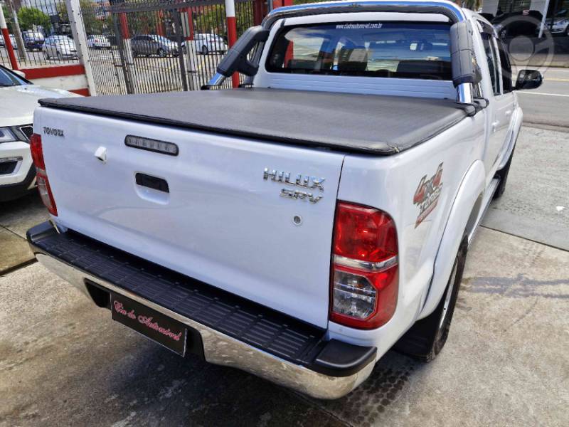 TOYOTA - HILUX 3.0 SRV TOP 4X4 CD 16V TURBO INTERCOOLER DIESEL 4P AUTOMÁTICO - 2014/2015 - BRANCA - R$ 149.000,00