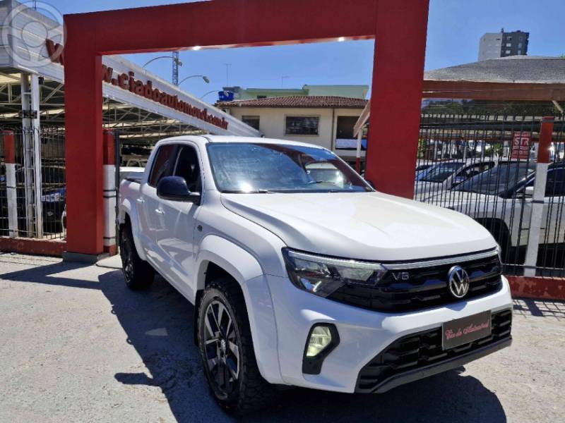 VOLKSWAGEN - AMAROK 3.0 V6 TDI HIGHLINE CD DIESEL 4MOTION AUTOMÁTICO - 2024/2025 - BRANCA - R$ 290.000,00