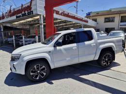 VOLKSWAGEN - AMAROK 3.0 V6 TDI HIGHLINE CD DIESEL 4MOTION AUTOMÁTICO - 2024/2025 - BRANCA - R$ 290.000,00