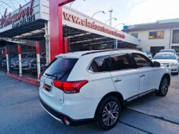 MITSUBISHI - OUTLANDER 2.2 4X4 16V DIESEL 4P AUTOMÁTICO - 2017/2018 - BRANCA - R$ 109.000,00