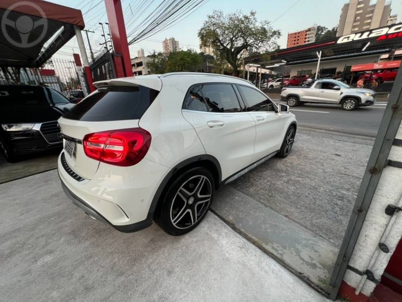 MERCEDES-BENZ - GLA 250 2.0 16V TURBO SPORT 4P AUTOMÁTICO - 2015/2016 - BRANCA - R$ 134.000,00