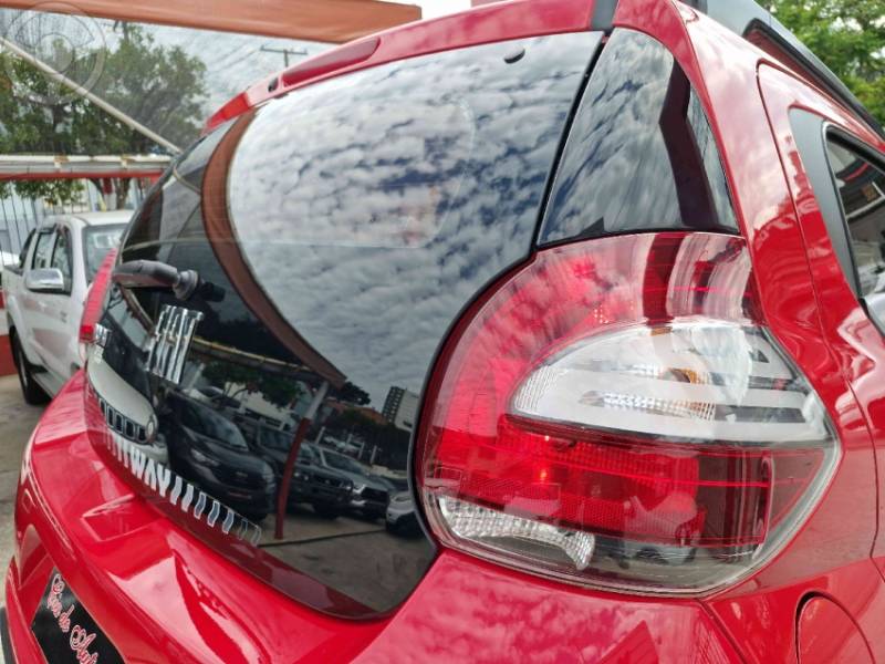 FIAT - MOBI 1.0 8V EVO FLEX WAY MANUAL - 2018/2018 - VERMELHA - R$ 47.900,00