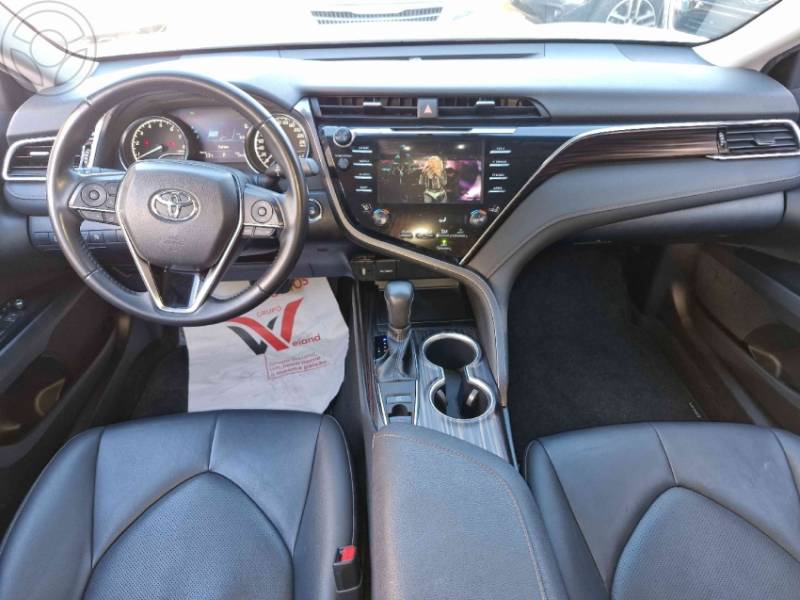 TOYOTA - CAMRY 3.5 XLE V6 24V 4P AUTOMÁTICO - 2018/2019 - BRANCA - R$ 175.000,00