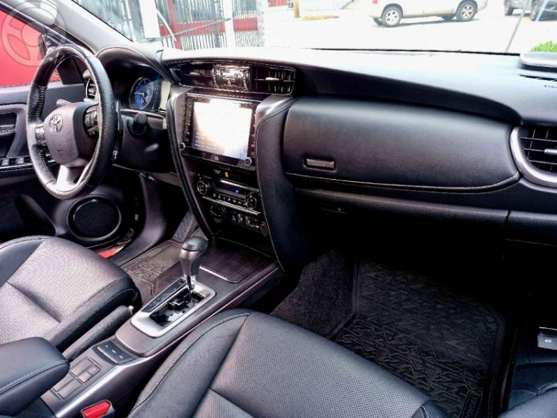 TOYOTA - HILUX SW4 2.8 SRX 4X4 16V TURBO INTERCOOLER DIESEL 4P AUTOMÁTICO - 2021/2022 - CINZA - R$ 309.000,00