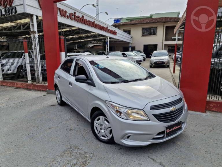 CHEVROLET - ONIX 1.0 MPFI JOY 8V FLEX 4P MANUAL - 2017/2018 - PRATA - R$ 46.900,00